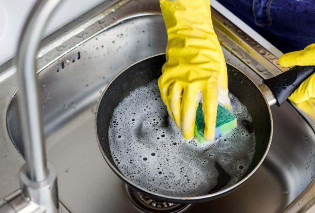 Как очистить сковороду от нагара: эффективные способы для разных типов сковородок