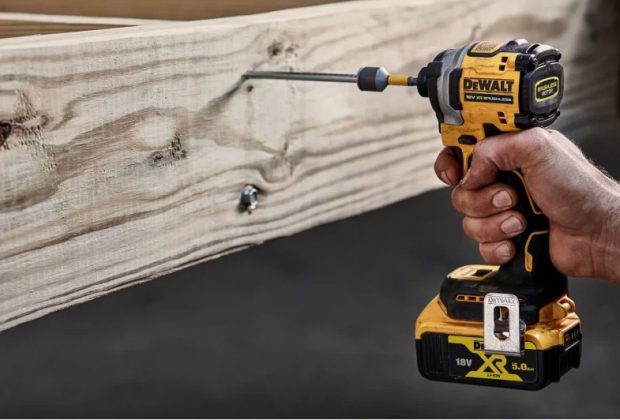 Лучшие шуруповерты Dewalt 2025 года: экспертный рейтинг Лучшие шуруповерты Dewalt